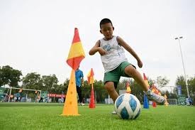 哈维·阿隆索对他的信任至关重要，这让这名球员重新找回了最佳水准，并最终在右翼位置站稳了脚跟。@diarioas 来源：Madrid Zone🚨 罗德里戈的状态发生了翻天覆地的变化。